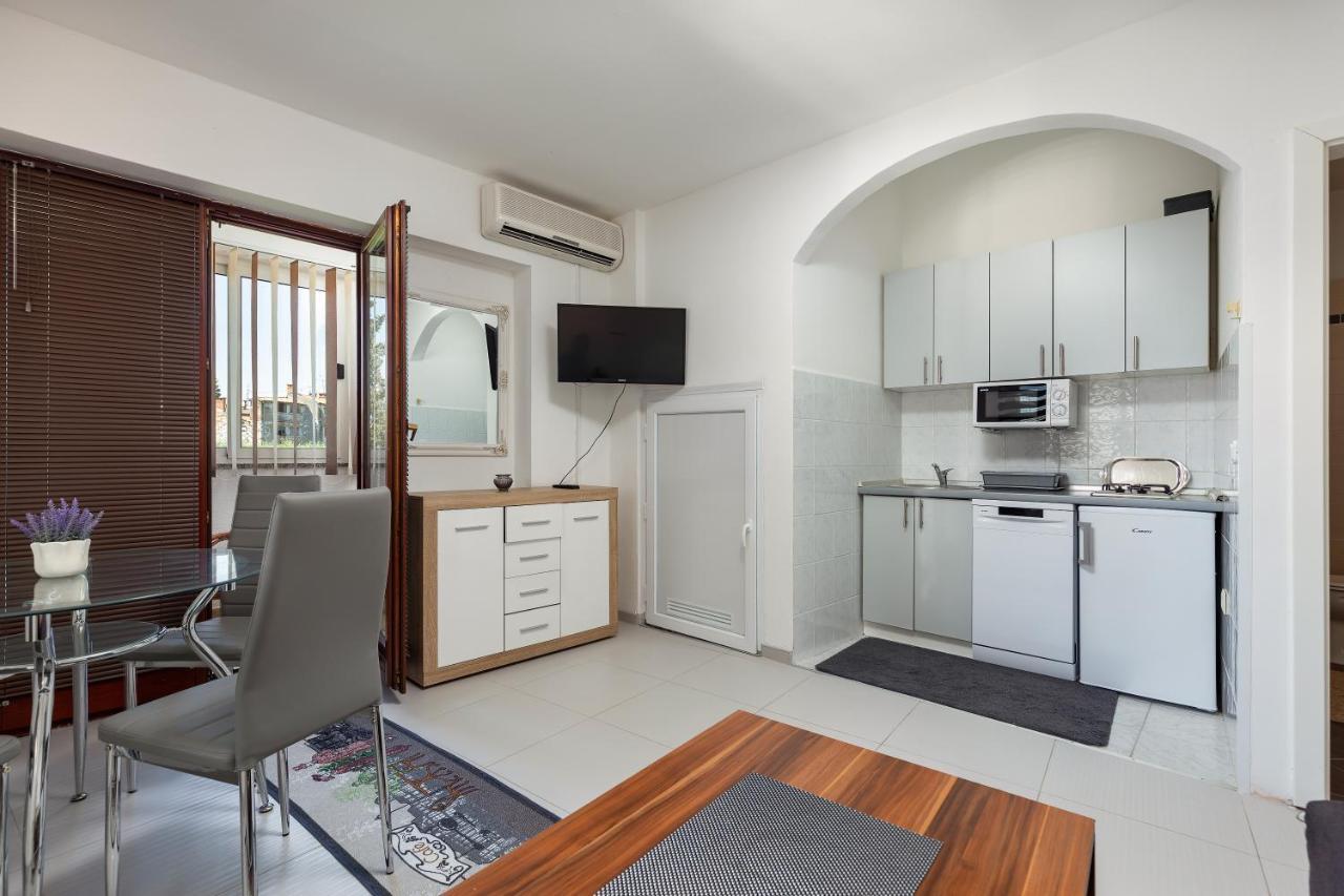 Apartments Smaila 1729 Pula Exterior photo